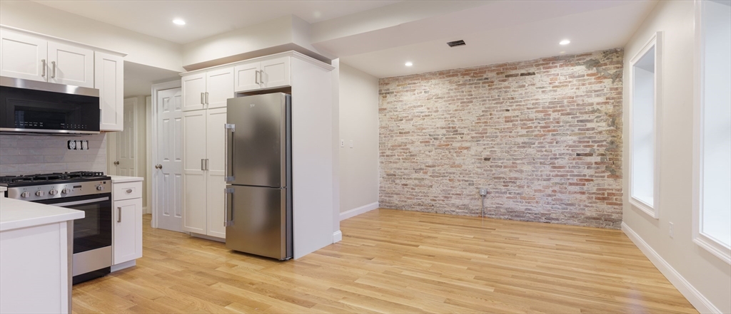 217 West 9th, Boston, Massachusetts, 2 Bedrooms Bedrooms, 4 Rooms Rooms,1 BathroomBathrooms,Residential,For Sale,West 9th,73487727
