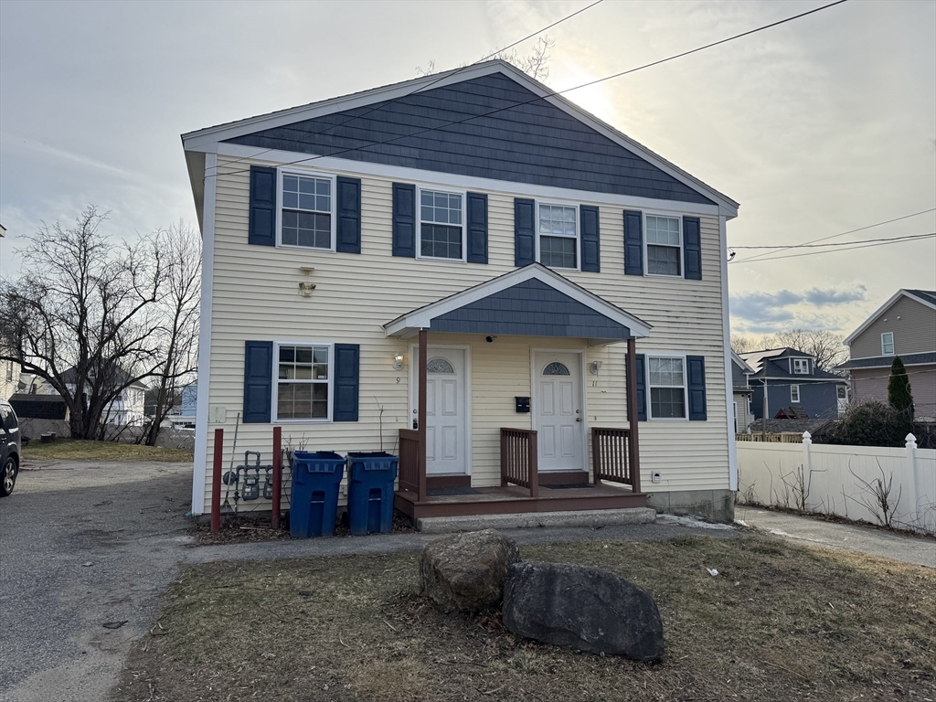 9 Packard St, Lawrence, Massachusetts, 2 Bedrooms Bedrooms, 4 Rooms Rooms,1.5 BathroomsBathrooms,Residential,For Sale,Packard St,73500988