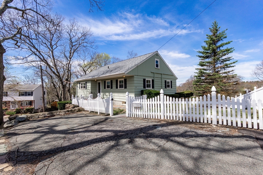 34 Grimshaw Street, Malden, Massachusetts, 4 Bedrooms Bedrooms, 7 Rooms Rooms,2 BathroomsBathrooms,Residential,For Sale,Grimshaw Street,73503114