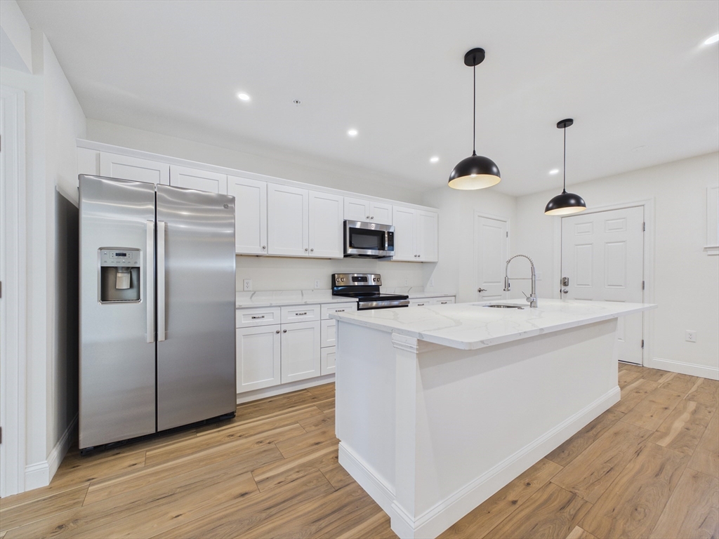 1 Pleasant Street, Cohasset, Massachusetts, 1 Bedroom Bedrooms, 4 Rooms Rooms,1 BathroomBathrooms,Residential Lease,For Rent,Pleasant Street,73522953