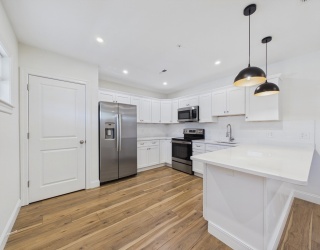 1 Pleasant Street, Cohasset, Massachusetts, 2 Bedrooms Bedrooms, 6 Rooms Rooms,1 BathroomBathrooms,Residential Lease,For Rent,Pleasant Street,73522961