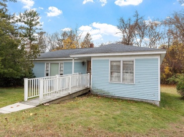 1064 Lakeview Ave, Dracut, Massachusetts, 4 Bedrooms Bedrooms, 6 Rooms Rooms,1.5 BathroomsBathrooms,Residential,For Sale,Lakeview Ave,73522814 1064 Lakeview Ave, Dracut, Massachusetts, 4 Bedrooms Bedrooms, 6 Rooms Rooms,1.5 BathroomsBathrooms,Residential,For Sale,Lakeview Ave,73522814