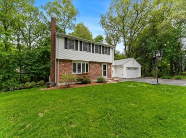 41-A Hunnewell Street, Wellesley, Massachusetts, 3 Bedrooms Bedrooms, 7 Rooms Rooms,1.5 BathroomsBathrooms,Residential,For Sale,Hunnewell Street,73522956
