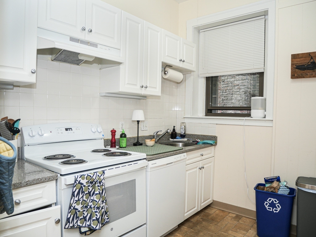 1386 Beacon, Brookline, Massachusetts, 1 Bedroom Bedrooms, 2 Rooms Rooms,1 BathroomBathrooms,Residential Lease,For Rent,Beacon,73523002