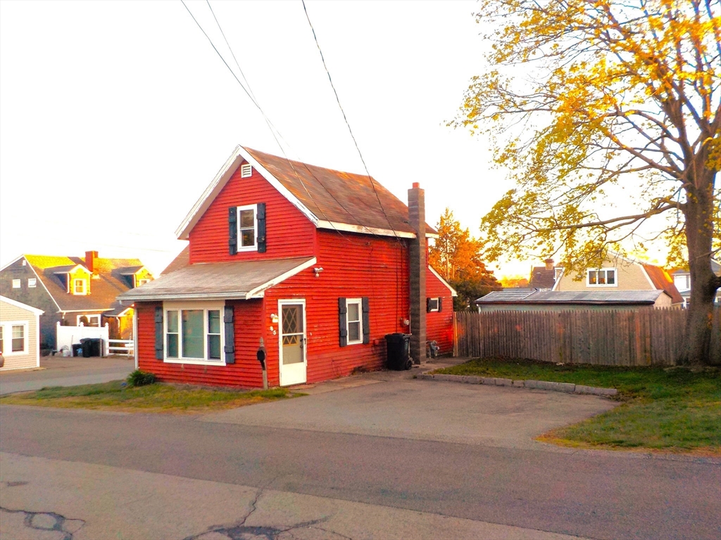 85 Maplewood Ave, Swansea, Massachusetts, 2 Bedrooms Bedrooms, 4 Rooms Rooms,1 BathroomBathrooms,Residential,For Sale,Maplewood Ave,73523018