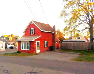 85 Maplewood Ave, Swansea, Massachusetts, 2 Bedrooms Bedrooms, 4 Rooms Rooms,1 BathroomBathrooms,Residential,For Sale,Maplewood Ave,73523018