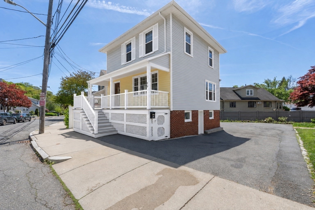 29 Bowman St, Malden, Massachusetts, 4 Bedrooms Bedrooms, 8 Rooms Rooms,3 BathroomsBathrooms,Residential,For Sale,Bowman St,73523019