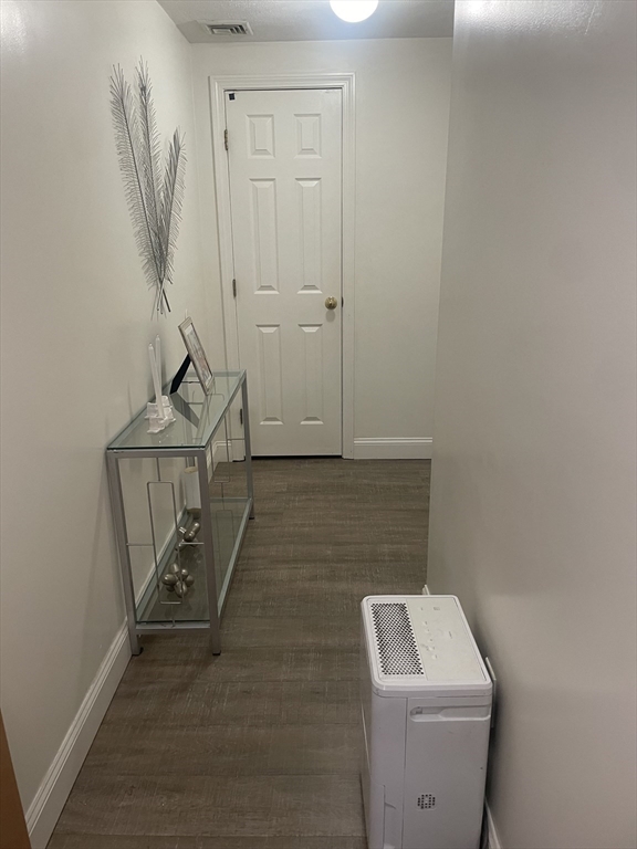 271 Jefferson Avenue, Salem, Massachusetts, 2 Bedrooms Bedrooms, 4 Rooms Rooms,1 BathroomBathrooms,Residential Lease,For Rent,Jefferson Avenue,73523055