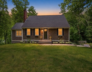 80 Webster St, Douglas, Massachusetts, 3 Bedrooms Bedrooms, 8 Rooms Rooms,2 BathroomsBathrooms,Residential,For Sale,Webster St,73523074