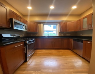 1592 Beacon St, Brookline, Massachusetts, 4 Bedrooms Bedrooms, 6 Rooms Rooms,2 BathroomsBathrooms,Residential Lease,For Rent,Beacon St,73523028