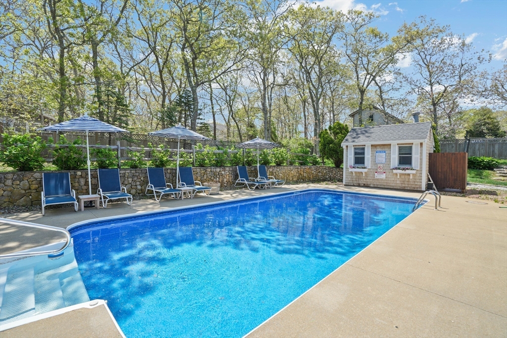 15 Twenty First St N, Edgartown, Massachusetts, 4 Bedrooms Bedrooms, 12 Rooms Rooms,6.5 BathroomsBathrooms,Residential,For Sale,Twenty First St N,73523165
