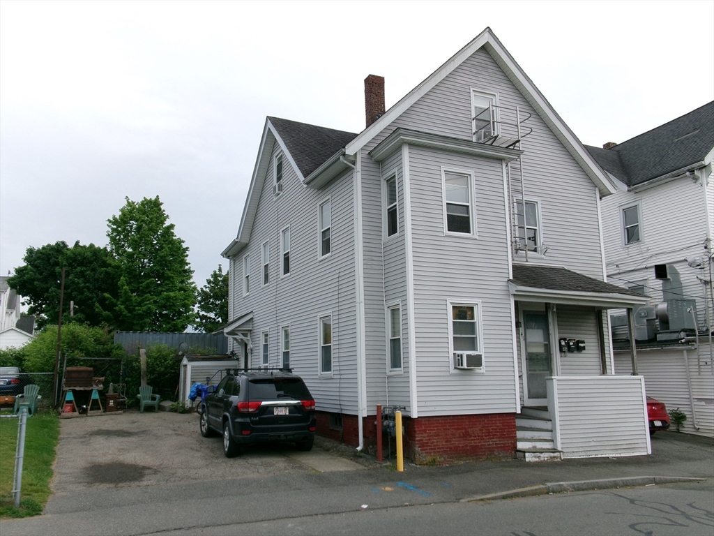 46 Adams Street, Taunton, Massachusetts, 7 Bedrooms Bedrooms, 13 Rooms Rooms,3 BathroomsBathrooms,Residential Income,For Sale,Adams Street,73523202