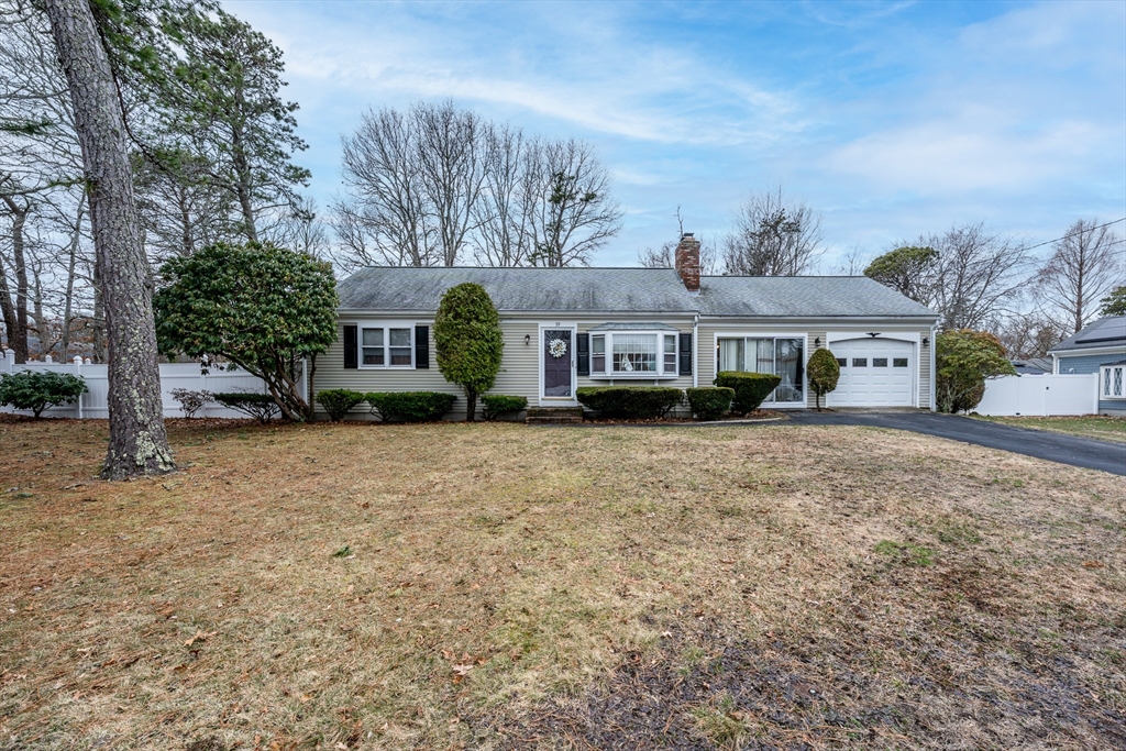 59 Captain Dore Road, Yarmouth, Massachusetts, 2 Bedrooms Bedrooms, 5 Rooms Rooms,2 BathroomsBathrooms,Residential,For Sale,Captain Dore Road,73499655
