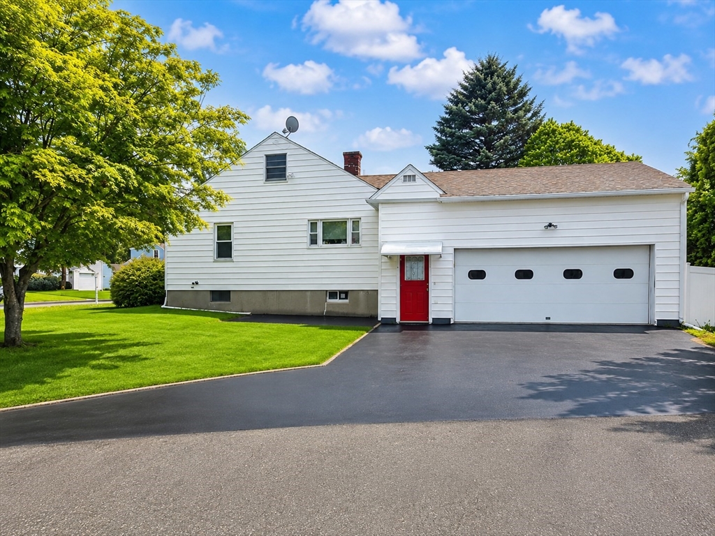 31 Ancona Road, Worcester, Massachusetts, 2 Bedrooms Bedrooms, 4 Rooms Rooms,1.5 BathroomsBathrooms,Residential Lease,For Rent,Ancona Road,73523268