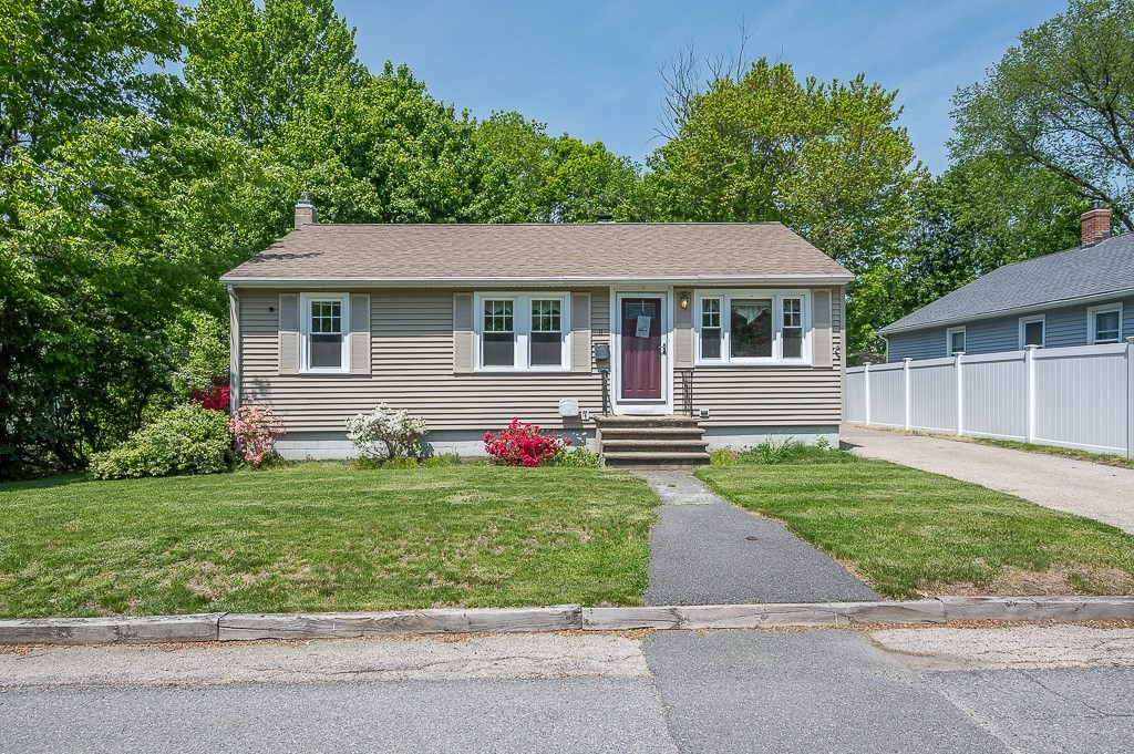 11 Bancroft Street, West Boylston, Massachusetts, 2 Bedrooms Bedrooms, 5 Rooms Rooms,1 BathroomBathrooms,Residential,For Sale,Bancroft Street,73523278
