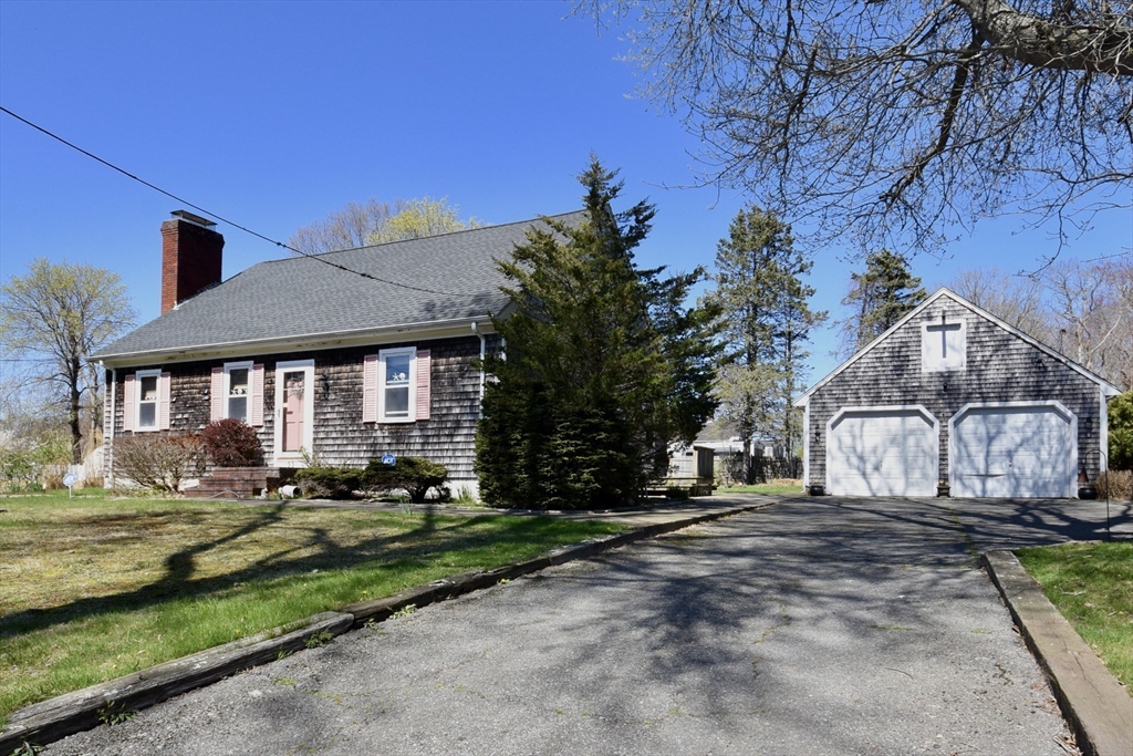 33 Terry Drive, Dartmouth, Massachusetts, 4 Bedrooms Bedrooms, 6 Rooms Rooms,2 BathroomsBathrooms,Residential,For Sale,Terry Drive,73523287