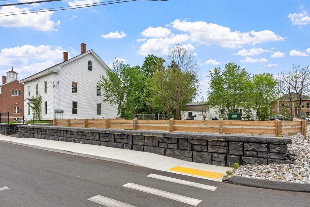 91 Canal St, Athol, Massachusetts, 7 Bedrooms Bedrooms, 14 Rooms Rooms,4.5 BathroomsBathrooms,Residential Income,For Sale,Canal St,73523353