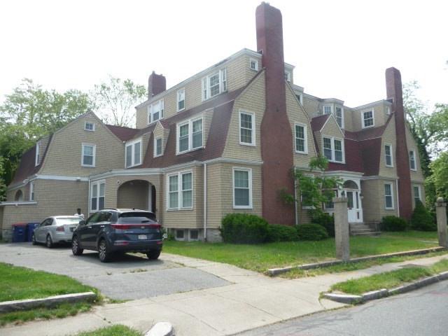 52 Ash St, New Bedford, Massachusetts, 6 Bedrooms Bedrooms, 11 Rooms Rooms,4.5 BathroomsBathrooms,Residential,For Sale,Ash St,73523365