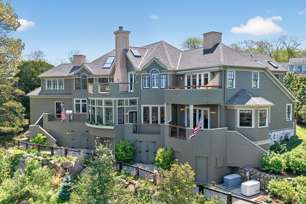 15 Clowes Drive, Falmouth, Massachusetts, 4 Bedrooms Bedrooms, 10 Rooms Rooms,3.5 BathroomsBathrooms,Residential,For Sale,Clowes Drive,73523380