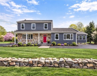 36 Kinnicutt Ave, Warren, Rhode Island, 6 Bedrooms Bedrooms, 16 Rooms Rooms,3.5 BathroomsBathrooms,Residential,For Sale,Kinnicutt Ave,73523372