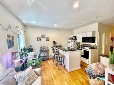 17 Thacher, Boston, Massachusetts, 3 Bedrooms Bedrooms, 5 Rooms Rooms,1.5 BathroomsBathrooms,Residential Lease,For Rent,Thacher,73523405