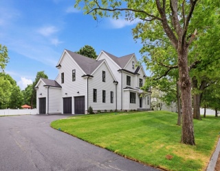 37 Maple Street, Lynnfield, Massachusetts, 5 Bedrooms Bedrooms, 12 Rooms Rooms,3.5 BathroomsBathrooms,Residential,For Sale,Maple Street,73523419