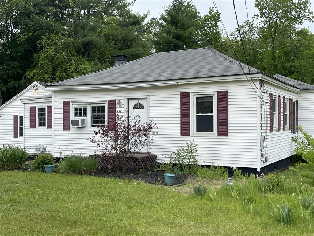 190 Turners Falls Rd, Montague, Massachusetts, 3 Bedrooms Bedrooms, 8 Rooms Rooms,1 BathroomBathrooms,Residential,For Sale,Turners Falls Rd,73523422