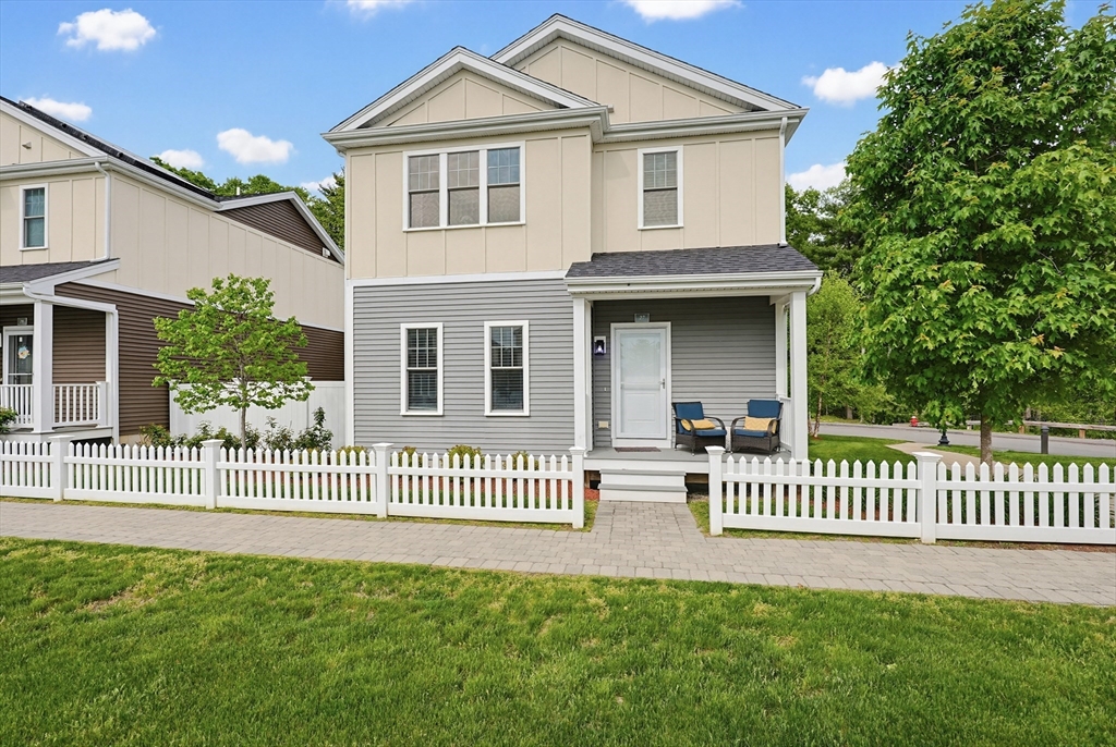 27 Cleary Cir, Norfolk, Massachusetts, 3 Bedrooms Bedrooms, 6 Rooms Rooms,2.5 BathroomsBathrooms,Residential,For Sale,Cleary Cir,73523477