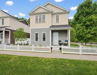 27 Cleary Cir, Norfolk, Massachusetts, 3 Bedrooms Bedrooms, 6 Rooms Rooms,2.5 BathroomsBathrooms,Residential,For Sale,Cleary Cir,73523477