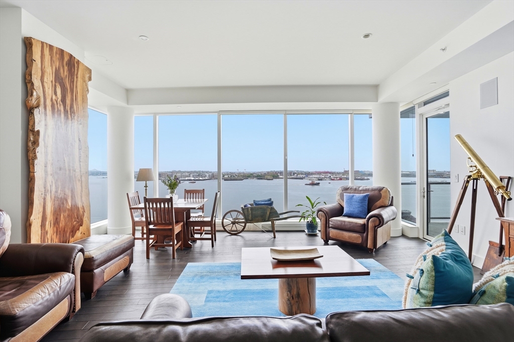 22 Liberty Dr, Boston, Massachusetts, 2 Bedrooms Bedrooms, 5 Rooms Rooms,2.5 BathroomsBathrooms,Residential,For Sale,Liberty Dr,73523492