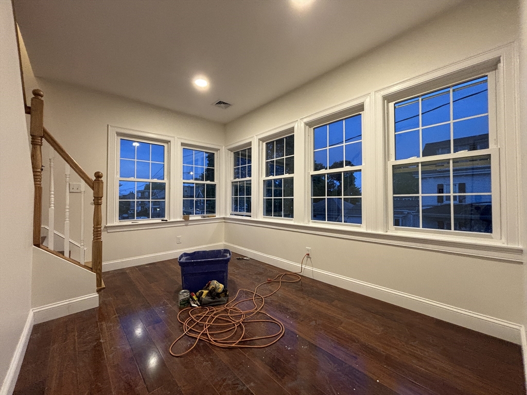 4 Appleton Street, Quincy, Massachusetts, 4 Bedrooms Bedrooms, 8 Rooms Rooms,2 BathroomsBathrooms,Residential Lease,For Rent,Appleton Street,73523499