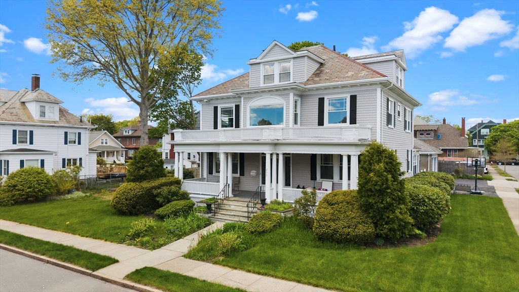 293 Hawthorn St, New Bedford, Massachusetts, 6 Bedrooms Bedrooms, 17 Rooms Rooms,3.5 BathroomsBathrooms,Residential,For Sale,Hawthorn St,73523582