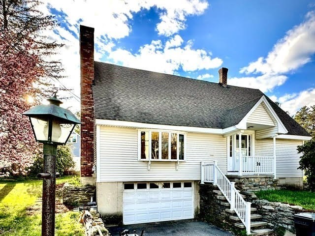 14 Dale Avenue, Dracut, Massachusetts, 4 Bedrooms Bedrooms, 8 Rooms Rooms,2 BathroomsBathrooms,Residential,For Sale,Dale Avenue,73523636