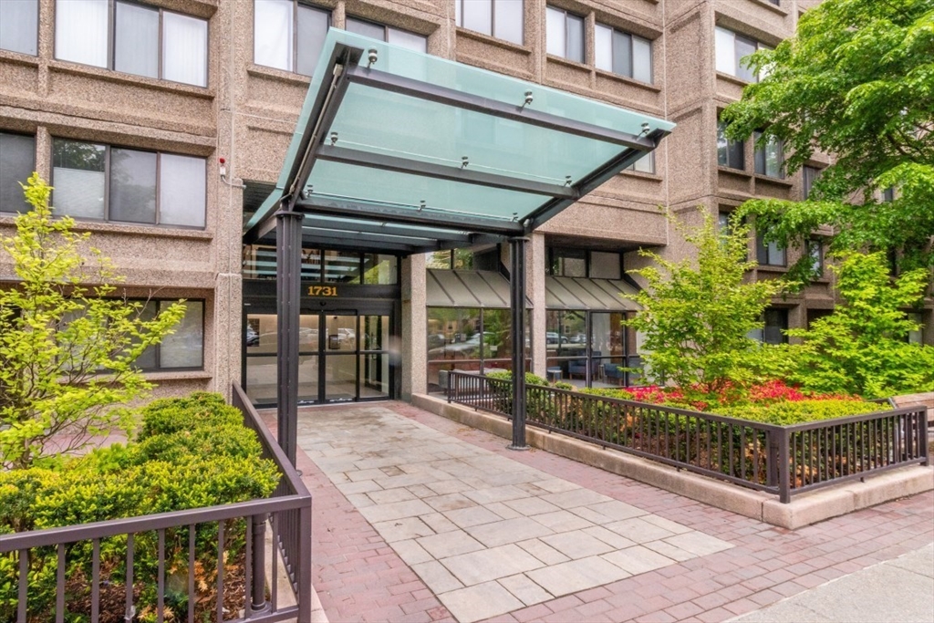 1731 Beacon St., Brookline, Massachusetts, 1 Bedroom Bedrooms, 3 Rooms Rooms,1 BathroomBathrooms,Residential,For Sale,Beacon St.,73523638