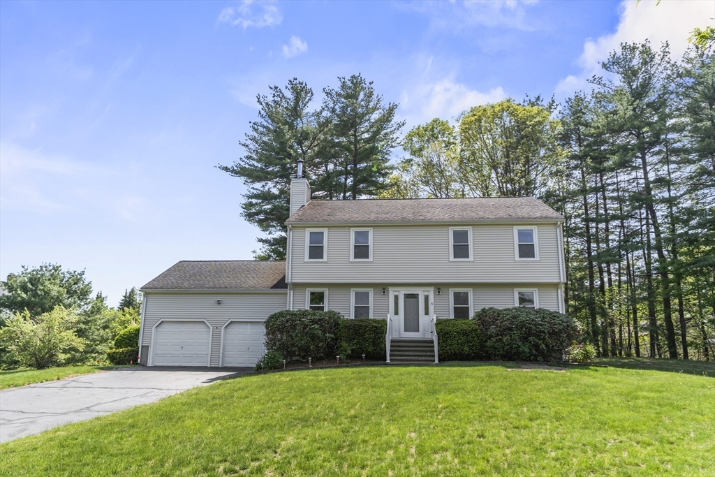 9 Northbriar Road, Acton, Massachusetts, 4 Bedrooms Bedrooms, 11 Rooms Rooms,2.5 BathroomsBathrooms,Residential,For Sale,Northbriar Road,73523520