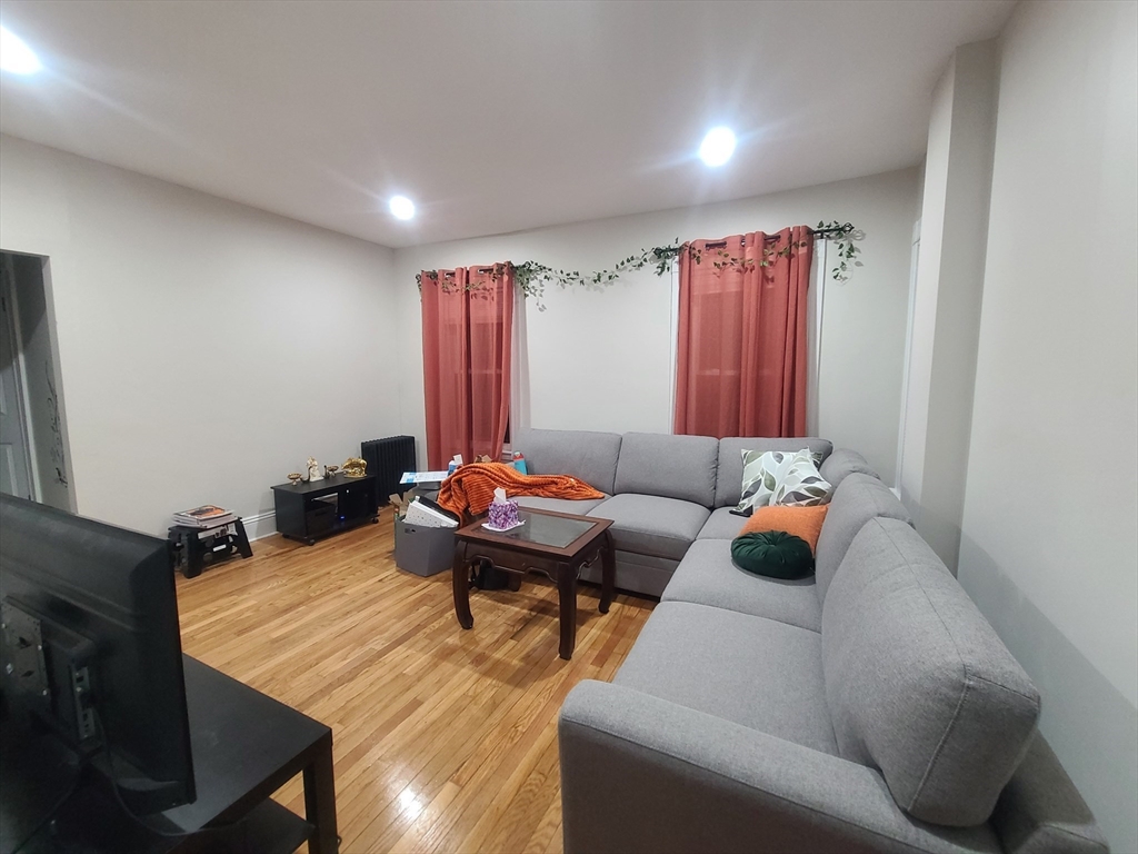 120 Mill Street, Worcester, Massachusetts, 3 Bedrooms Bedrooms, 7 Rooms Rooms,2 BathroomsBathrooms,Residential Lease,For Rent,Mill Street,73523538