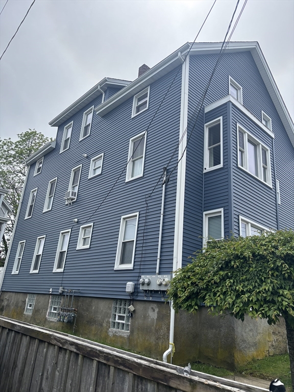 47 Summerfield St, Fall River, Massachusetts, 9 Bedrooms Bedrooms, 15 Rooms Rooms,3 BathroomsBathrooms,Residential Income,For Sale,Summerfield St,73523567