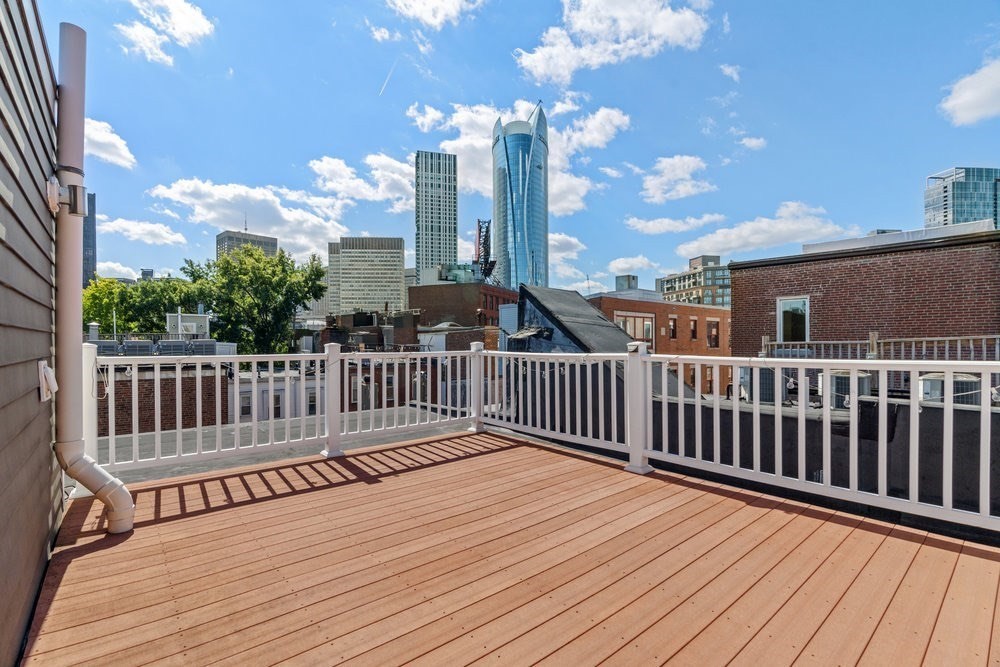 11 Wiget St, Boston, Massachusetts, 2 Bedrooms Bedrooms, 5 Rooms Rooms,2 BathroomsBathrooms,Residential,For Sale,Wiget St,73523565