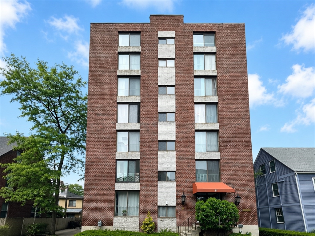 31 Harris, Brookline, Massachusetts, 2 Bedrooms Bedrooms, 4 Rooms Rooms,2 BathroomsBathrooms,Residential Lease,For Rent,Harris,73523575