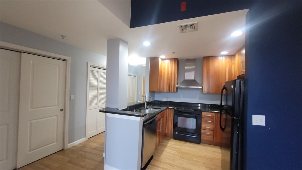 170 Oxford St, Lynn, Massachusetts, 2 Bedrooms Bedrooms, 5 Rooms Rooms,1 BathroomBathrooms,Residential Lease,For Rent,Oxford St,73523574