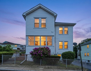 43-45 Shirley St, Everett, Massachusetts, 5 Bedrooms Bedrooms, 10 Rooms Rooms,3 BathroomsBathrooms,Residential Income,For Sale,Shirley St,73523583