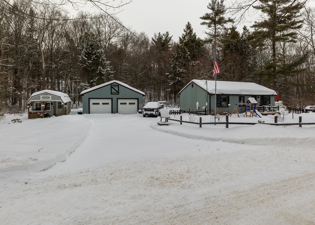 40 Shedd Rd, Bernardston, Massachusetts, 3 Bedrooms Bedrooms, 5 Rooms Rooms,1 BathroomBathrooms,Residential,For Sale,Shedd Rd,73479013