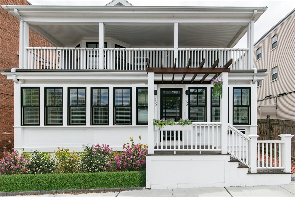 150-152 Huron Avenue, Cambridge, Massachusetts, 3 Bedrooms Bedrooms, 6 Rooms Rooms,2 BathroomsBathrooms,Residential Lease,For Rent,Huron Avenue,73502074