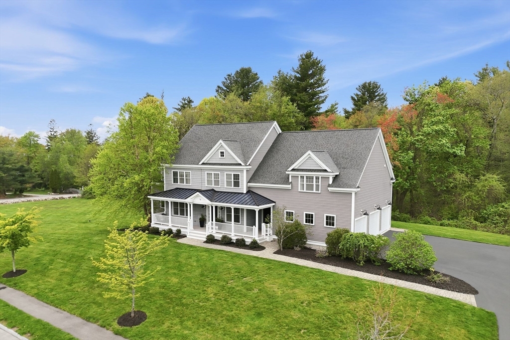 39 Summit Pointe Drive, Holliston, Massachusetts, 5 Bedrooms Bedrooms, 10 Rooms Rooms,4.5 BathroomsBathrooms,Residential,For Sale,Summit Pointe Drive,73518090