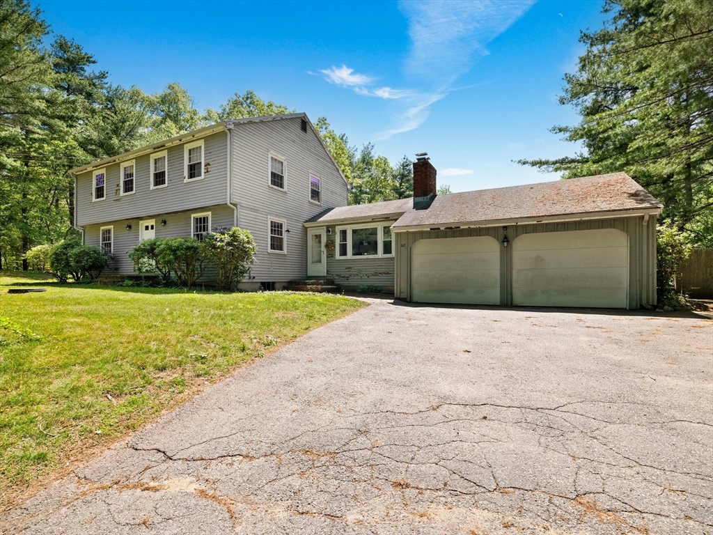 147 Bare Hill Road, Boxford, Massachusetts, 4 Bedrooms Bedrooms, 8 Rooms Rooms,2.5 BathroomsBathrooms,Residential,For Sale,Bare Hill Road,73520182
