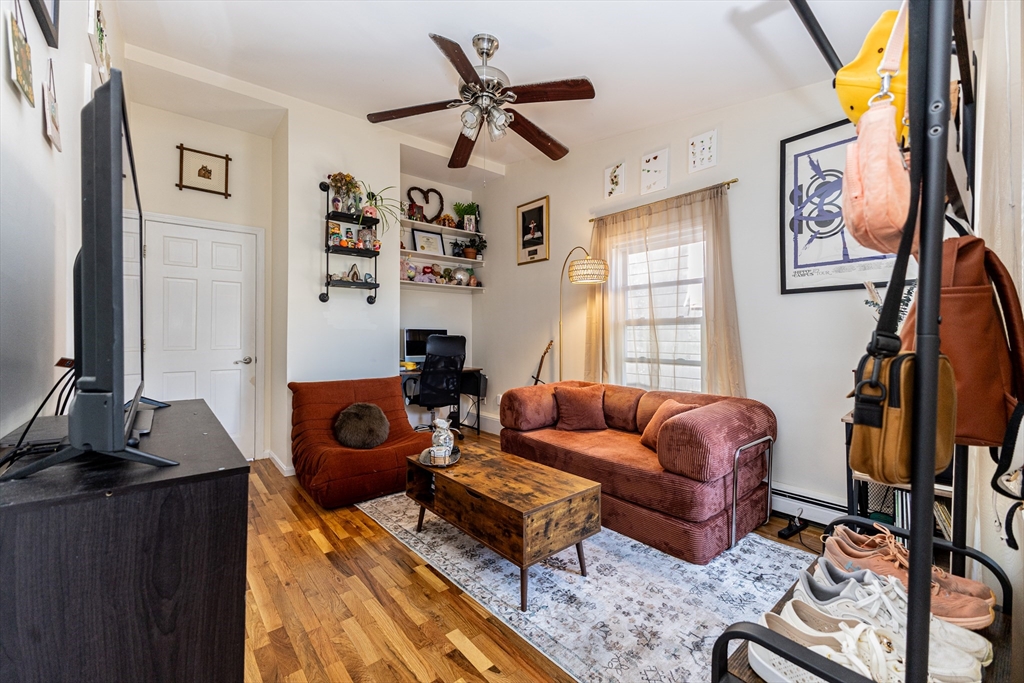 13 Vinton St, Boston, Massachusetts, 1 Bedroom Bedrooms, 3 Rooms Rooms,1 BathroomBathrooms,Residential,For Sale,Vinton St,73523675