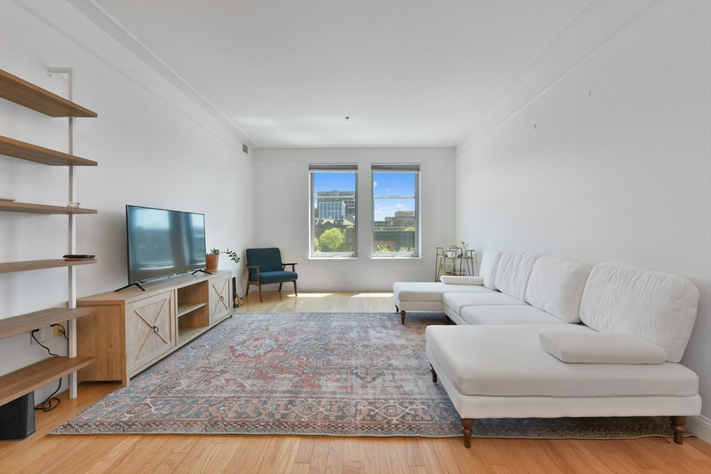1597 Washington St, Boston, Massachusetts, 1 Bedroom Bedrooms, 3 Rooms Rooms,1 BathroomBathrooms,Residential,For Sale,Washington St,73523693