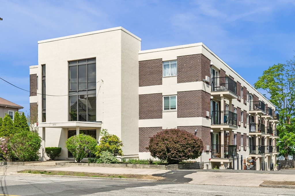 245 Lafayette Street, Salem, Massachusetts, 2 Bedrooms Bedrooms, 5 Rooms Rooms,1 BathroomBathrooms,Residential,For Sale,Lafayette Street,73523842