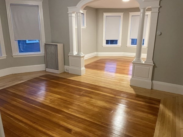 17 Green Street, Salem, Massachusetts, 3 Bedrooms Bedrooms, 6 Rooms Rooms,1 BathroomBathrooms,Residential Lease,For Rent,Green Street,73523869