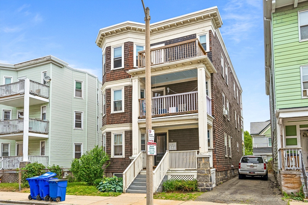 79 Saxton Street, Boston, Massachusetts, 4 Bedrooms Bedrooms, 24 Rooms Rooms,1.5 BathroomsBathrooms,Residential Income,For Sale,Saxton Street,73523874